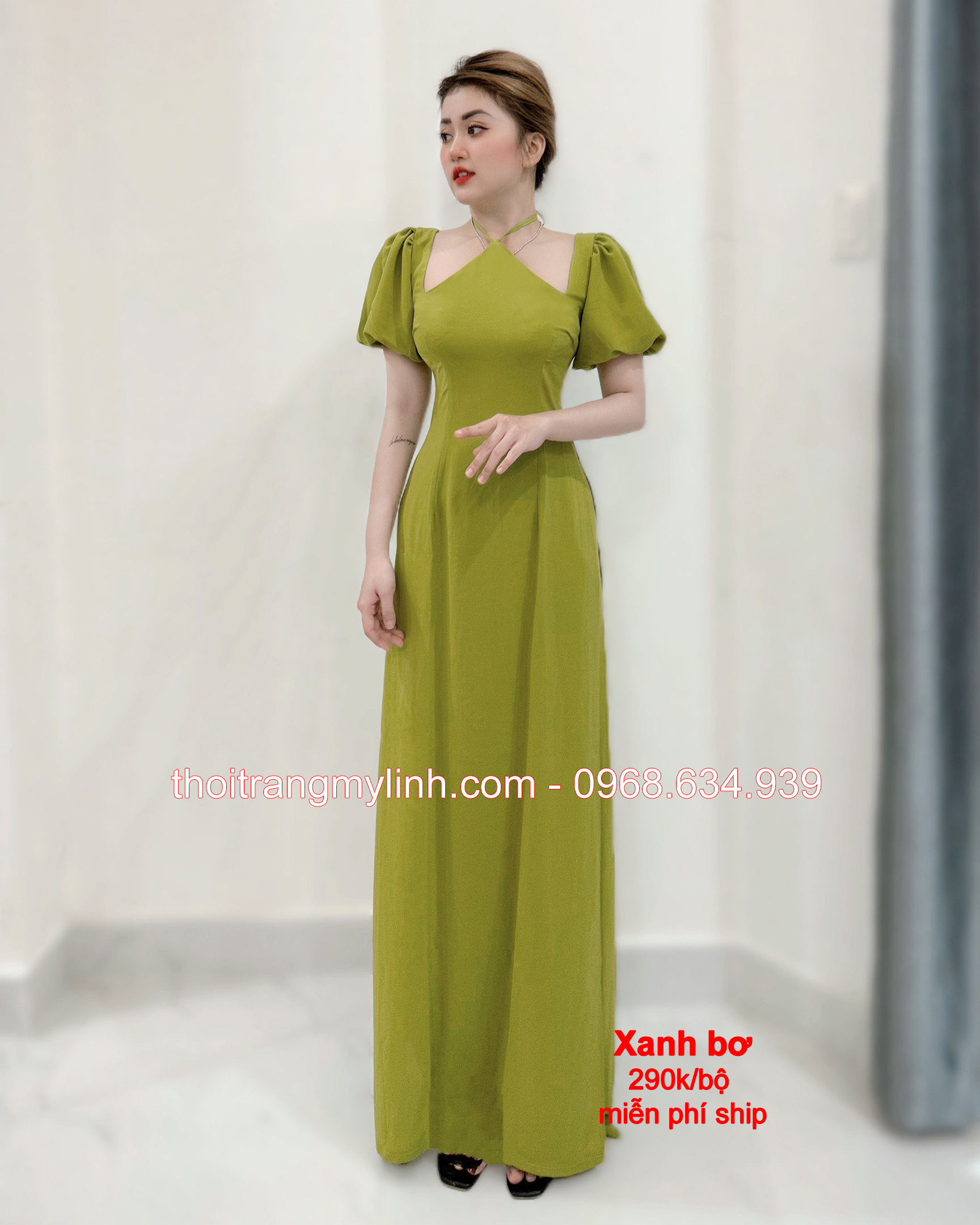 Áo dài cổ yếm tay phồng bí màu xanh bơ