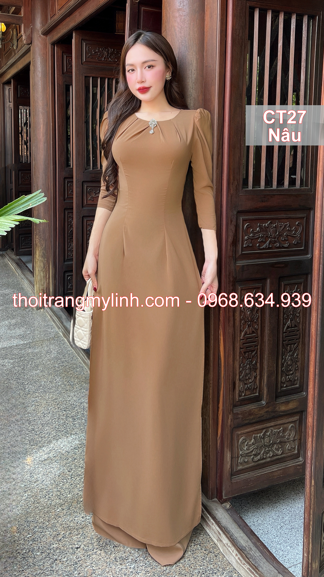 Bộ áo dài cổ tròn xếp li màu nâu