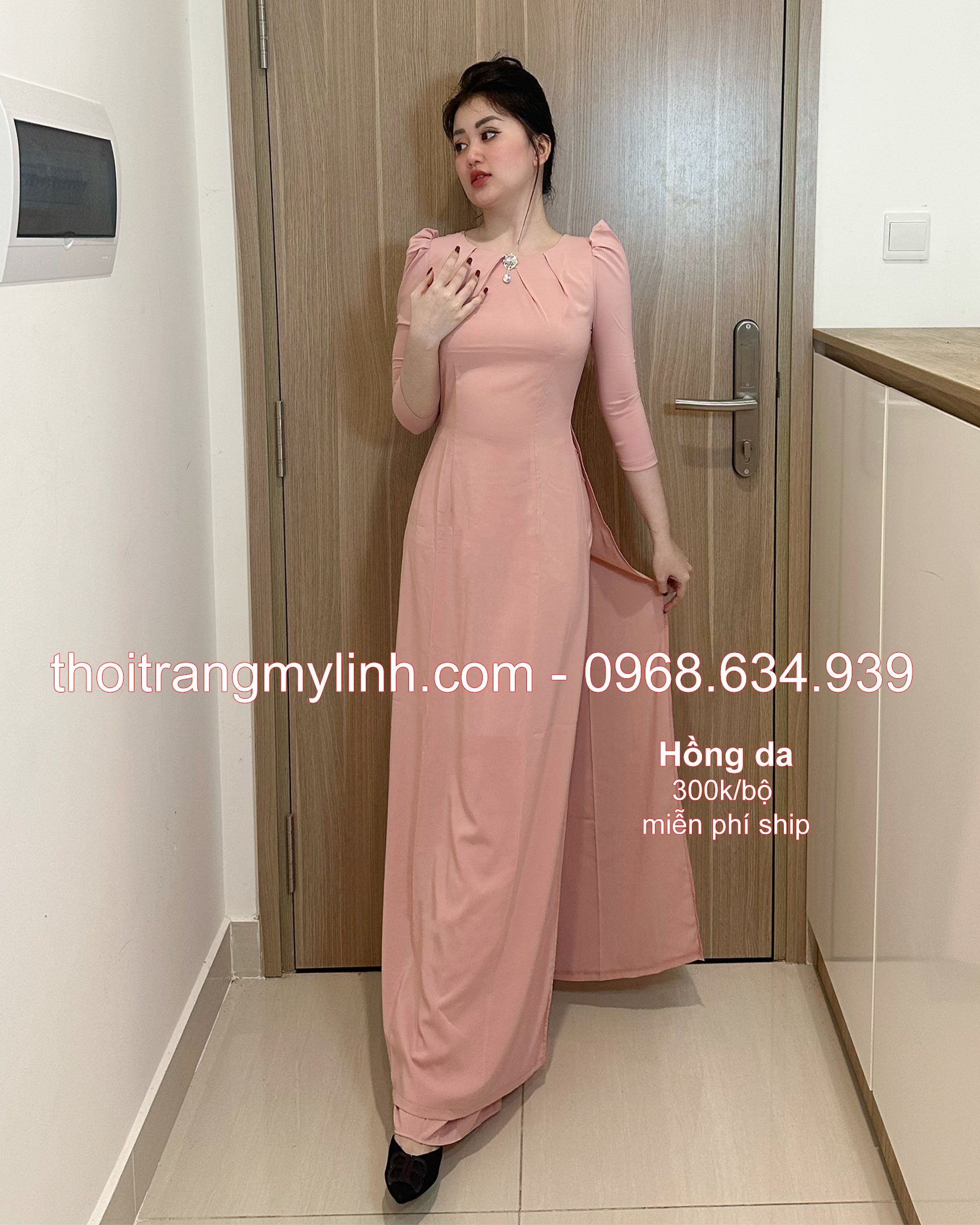 Bộ áo dài cổ tròn xếp li màu hồng da