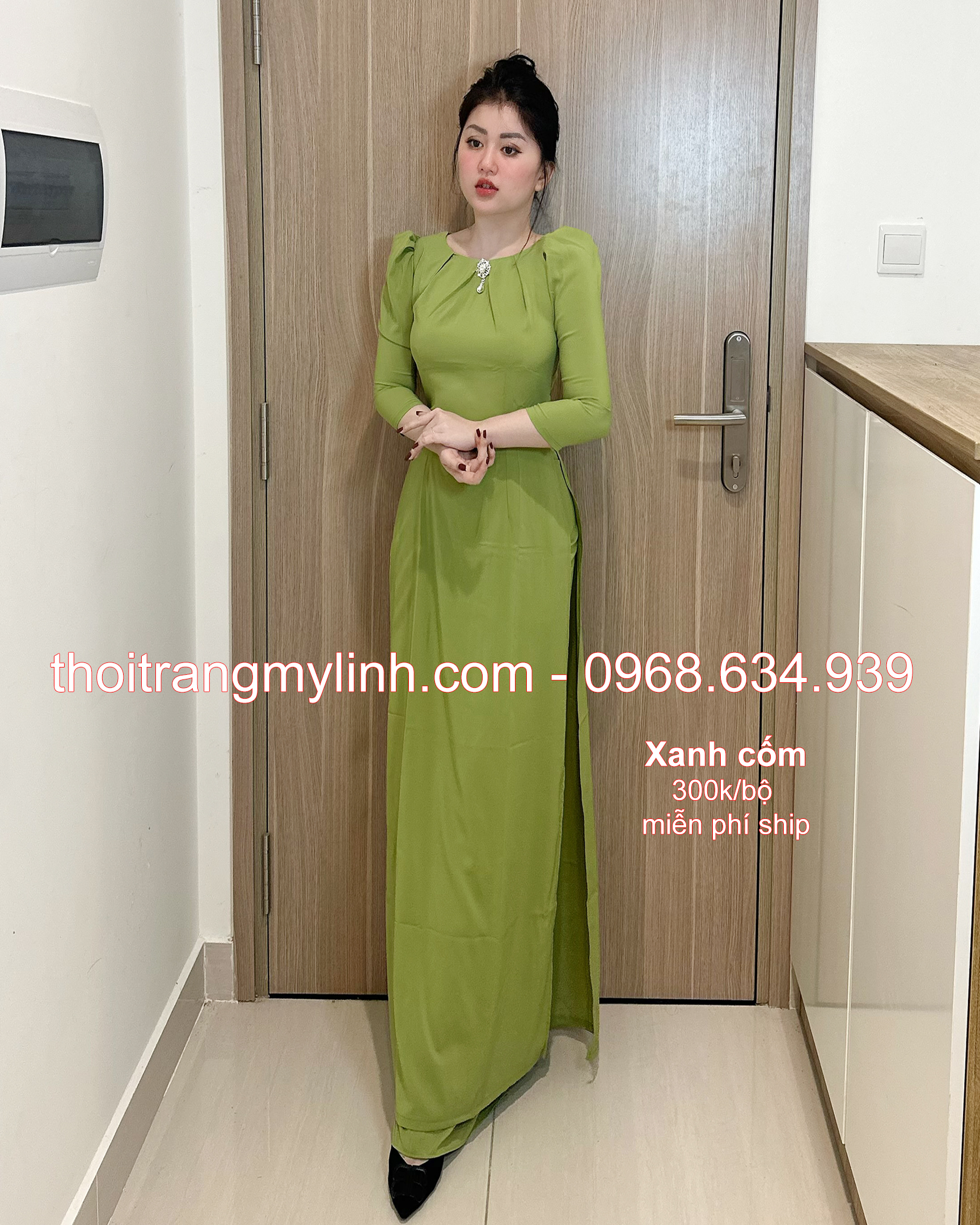 Bộ áo dài cổ tròn xếp li màu xanh cốm