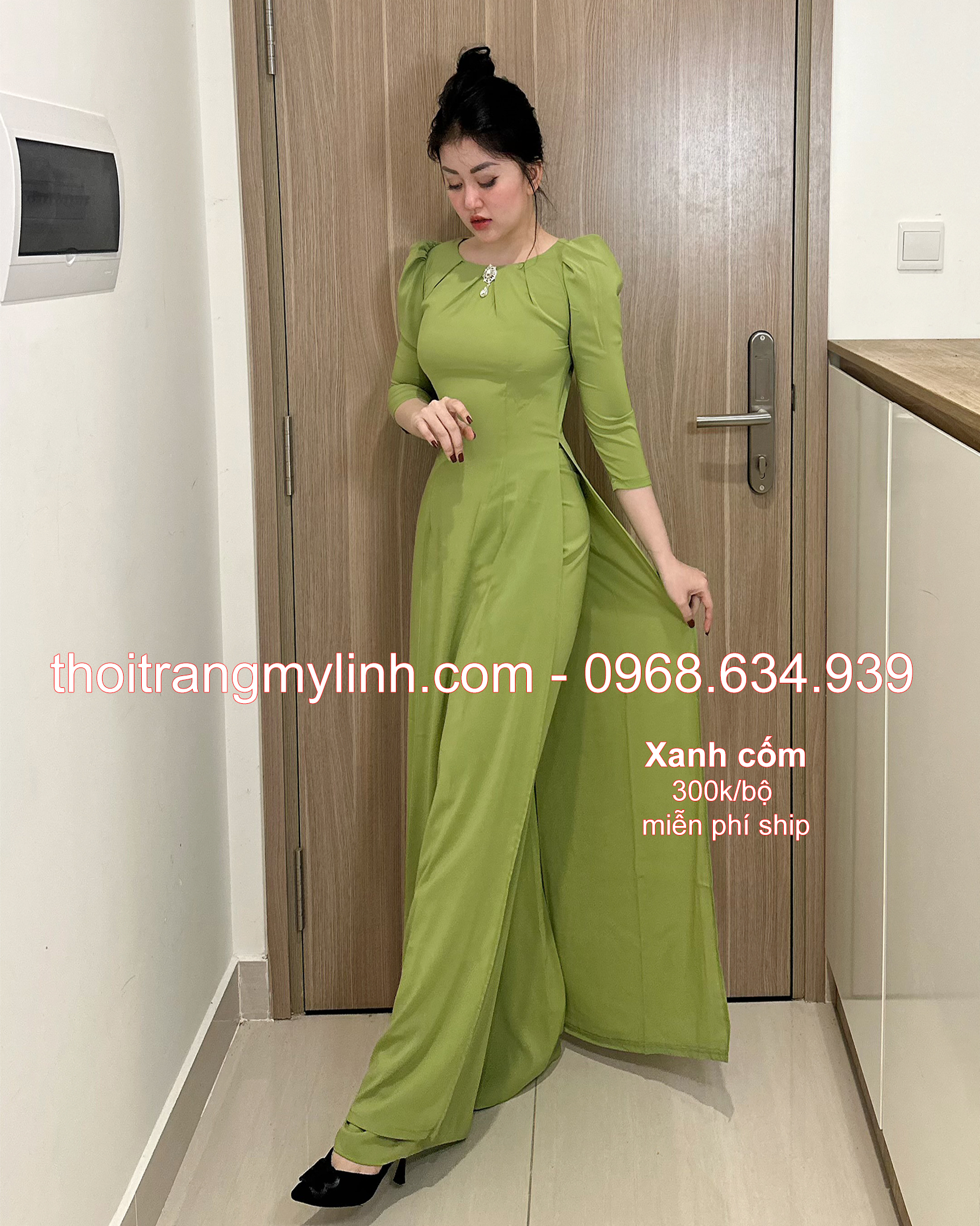 Bộ áo dài cổ tròn xếp li màu xanh cốm