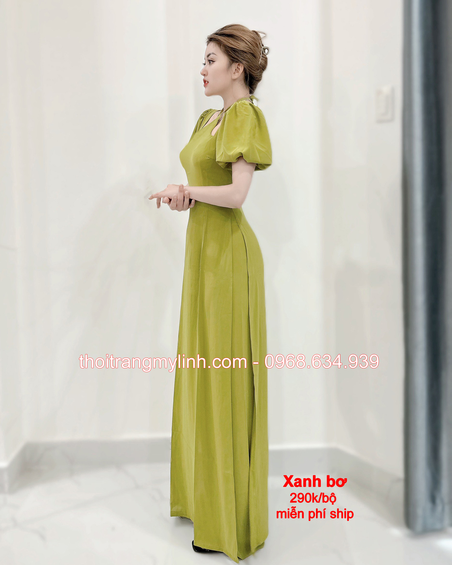 Áo dài cổ yếm tay phồng bí màu xanh bơ