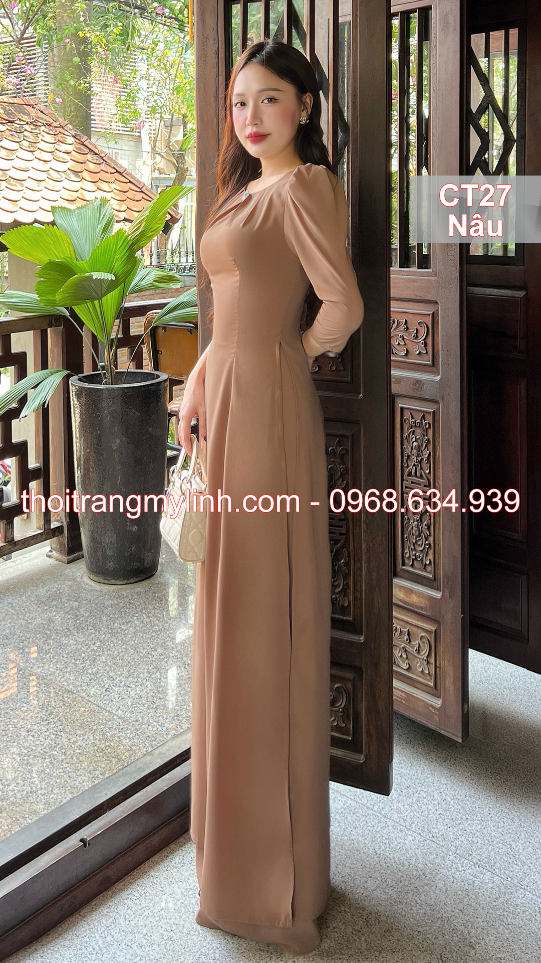 Bộ áo dài cổ tròn xếp li màu nâu