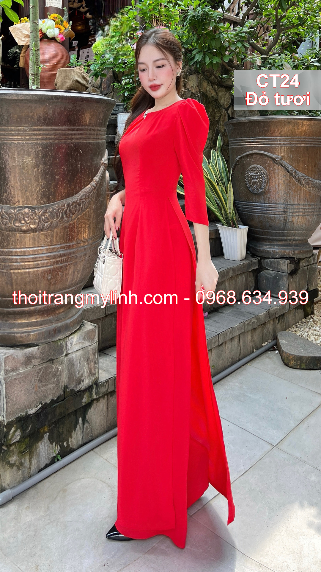 Bộ áo dài cổ tròn xếp li màu đỏ tươi